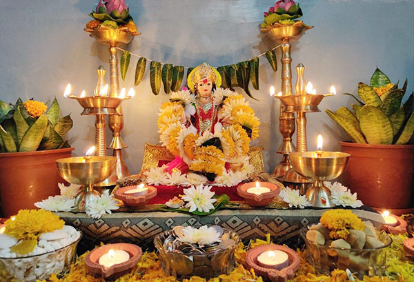 How To Do Dhanteras puja At Home